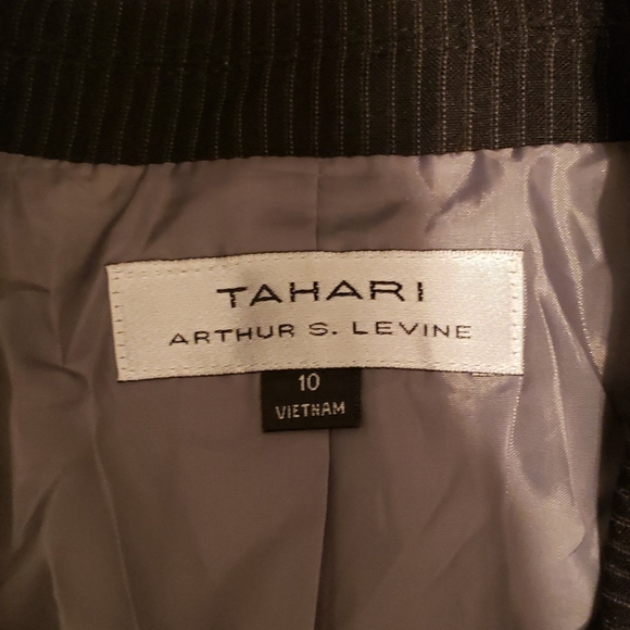 Tahari size 10 pinstripe black white pant suit - Picture 4 of 7